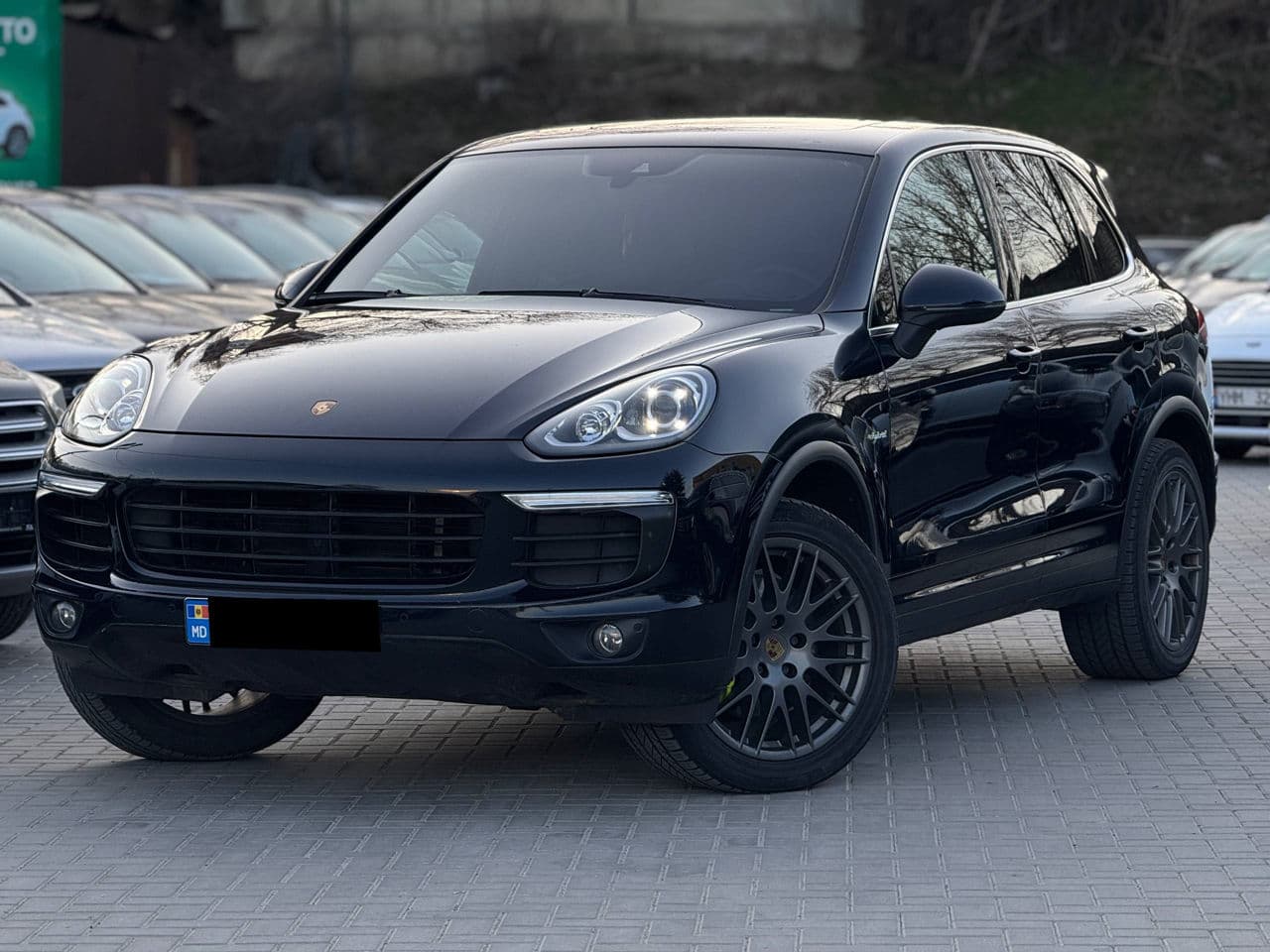 2016 Porsche Cayenne S Hybrid — Miniatură 2