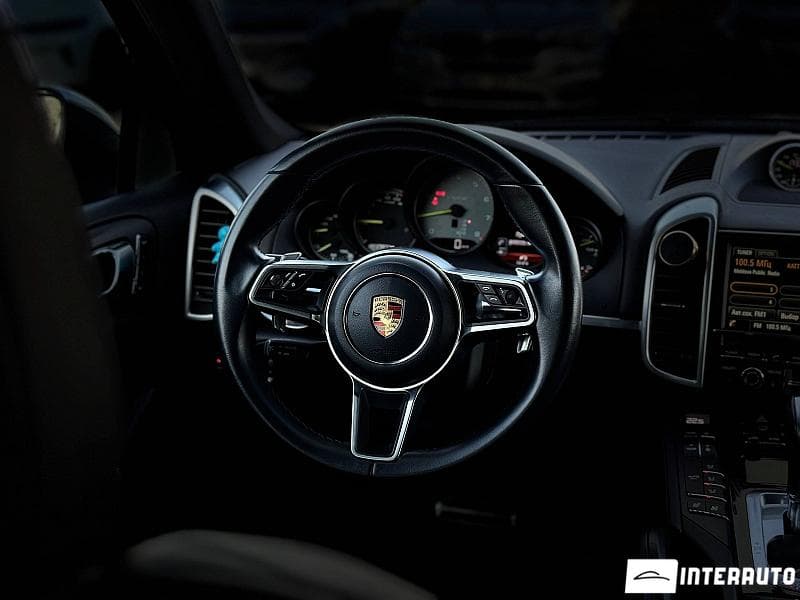 2016 Porsche Cayenne S Hybrid — Miniatură 7