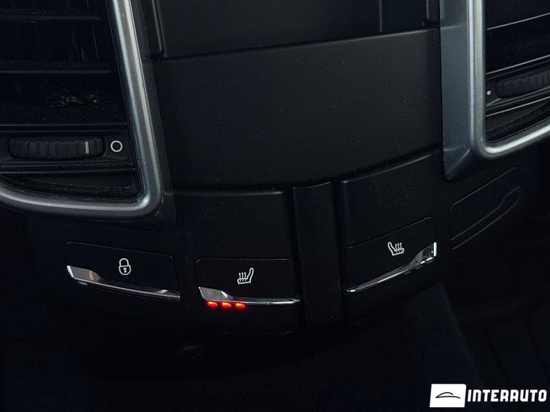 2016 Porsche Cayenne S Hybrid — Miniatură 13