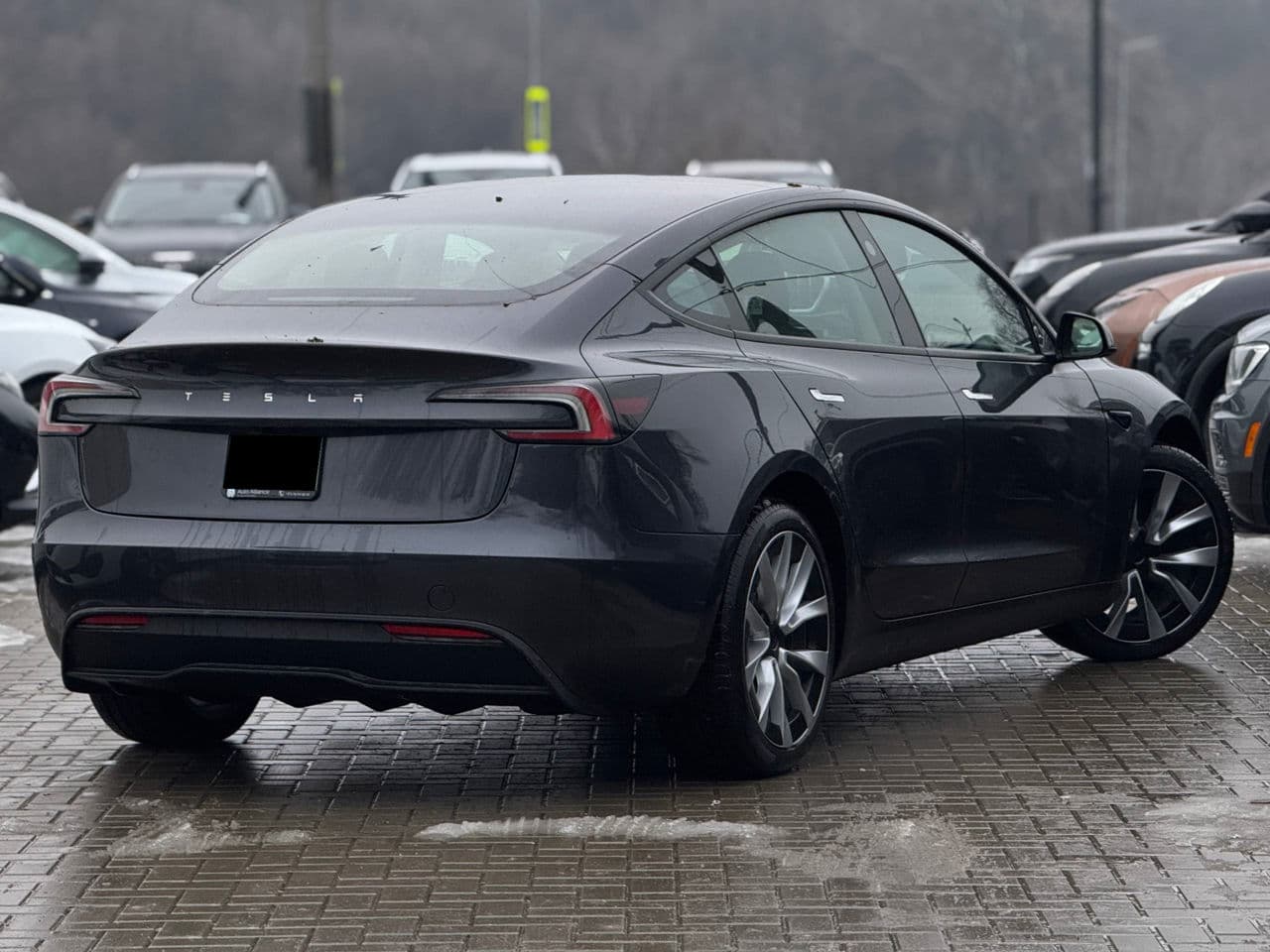 2024 Tesla Model 3 — Miniatură 3