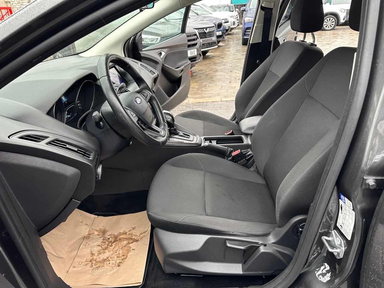 2017 Ford Focus — Miniatură 5
