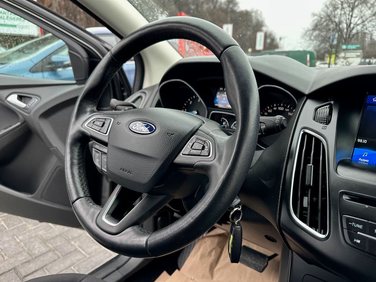 2017 Ford Focus — Miniatură 8