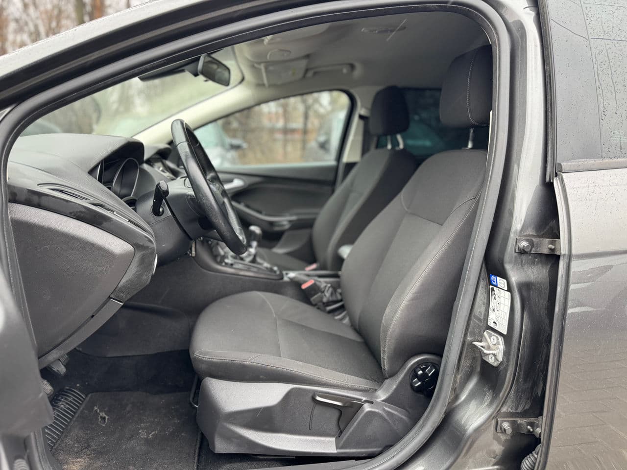 2016 Ford Focus — Miniatură 5