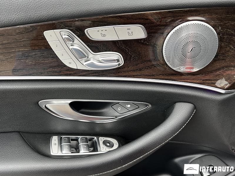 2016 Mercedes E 300 — Miniatură 16