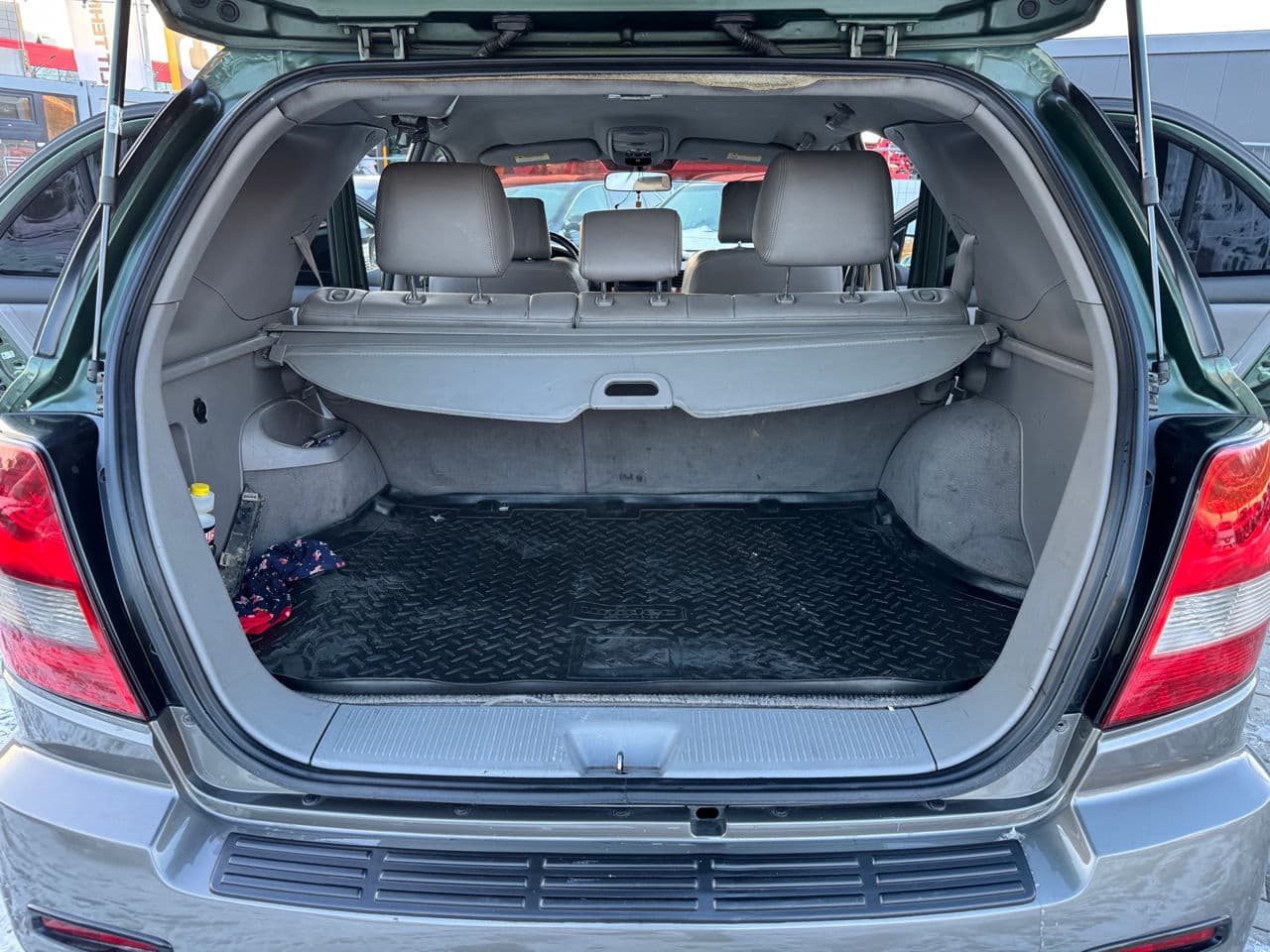 2004 Kia Sorento — Miniatură 18