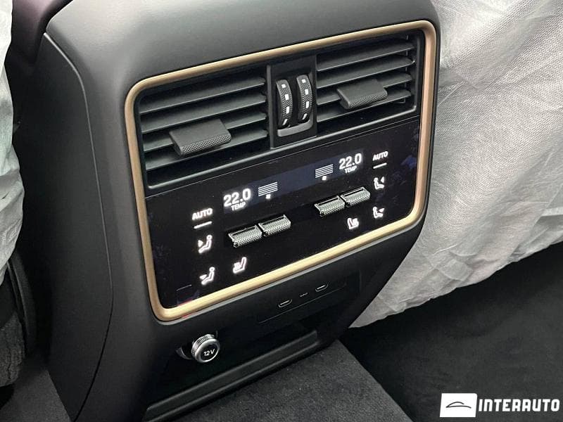Porsche Cayenne 2026 — Миниатюра 23