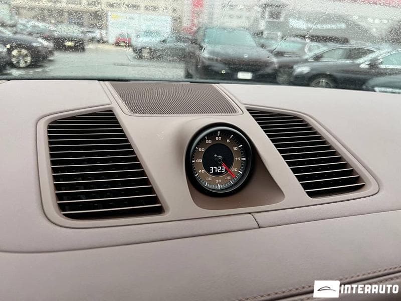 2020 Porsche Cayenne S Coupe — Miniatură 10