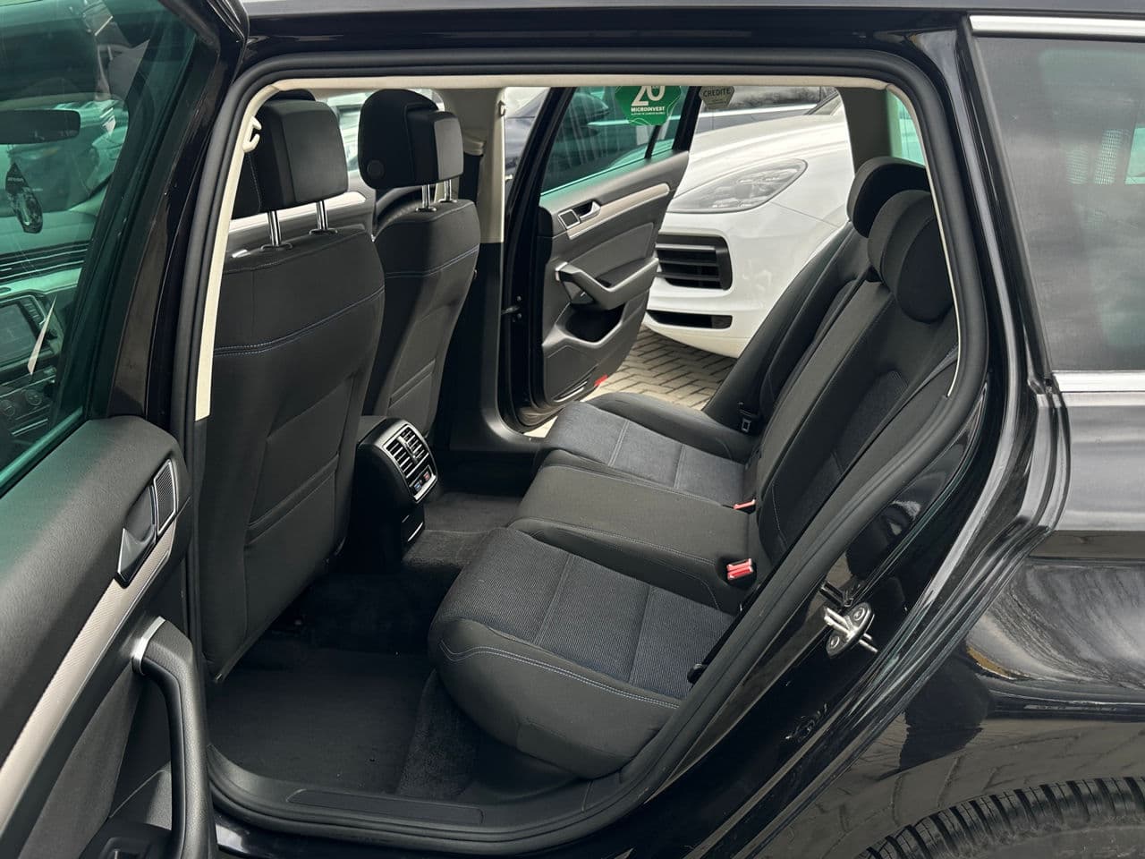 2015 Volkswagen Passat GTE — Miniatură 13