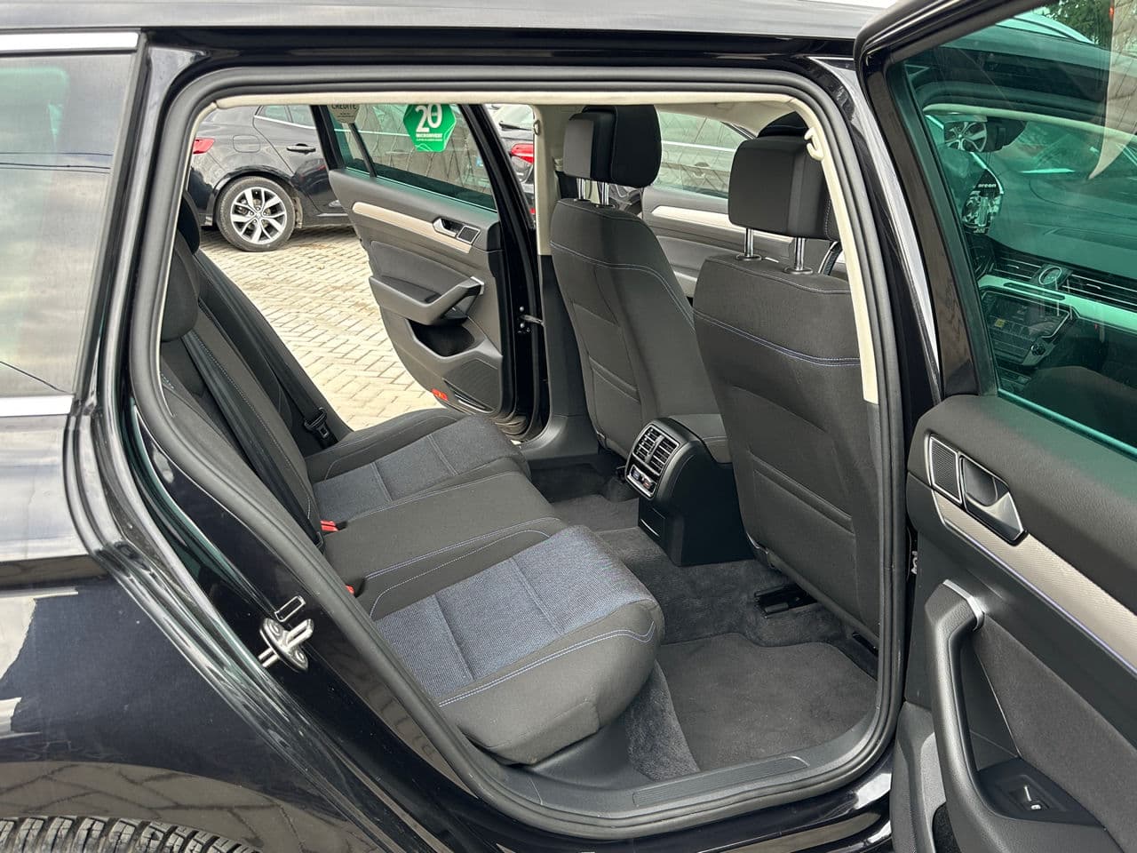 2015 Volkswagen Passat GTE — Miniatură 15