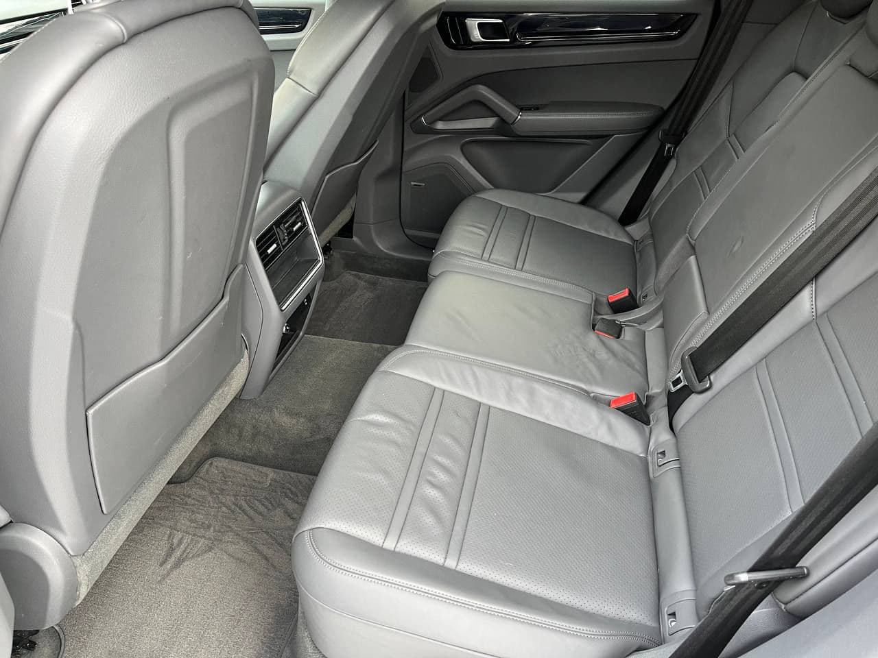2021 Porsche Cayenne — Miniatură 6