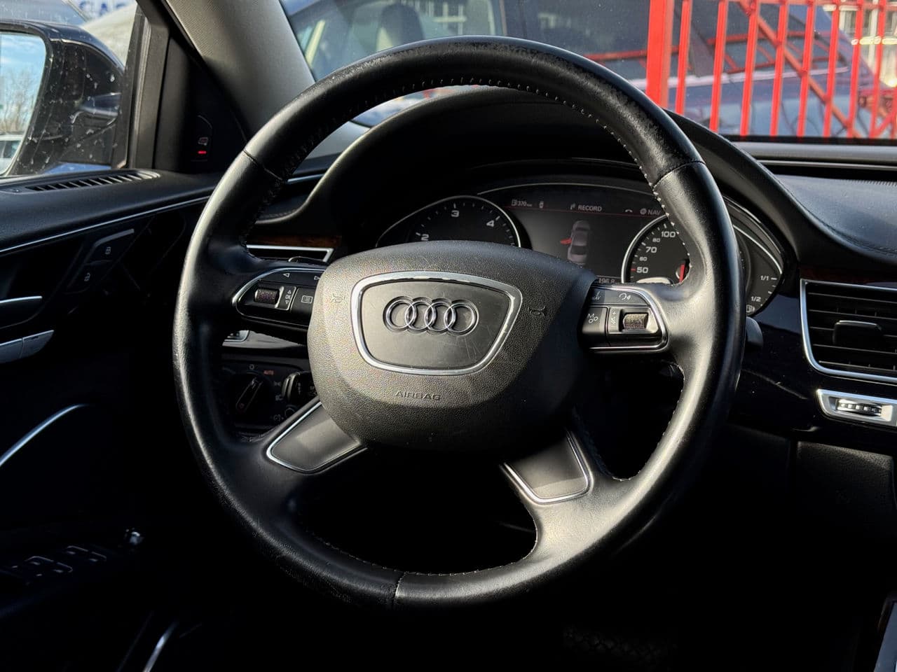 Audi A8 2011 — Миниатюра 7