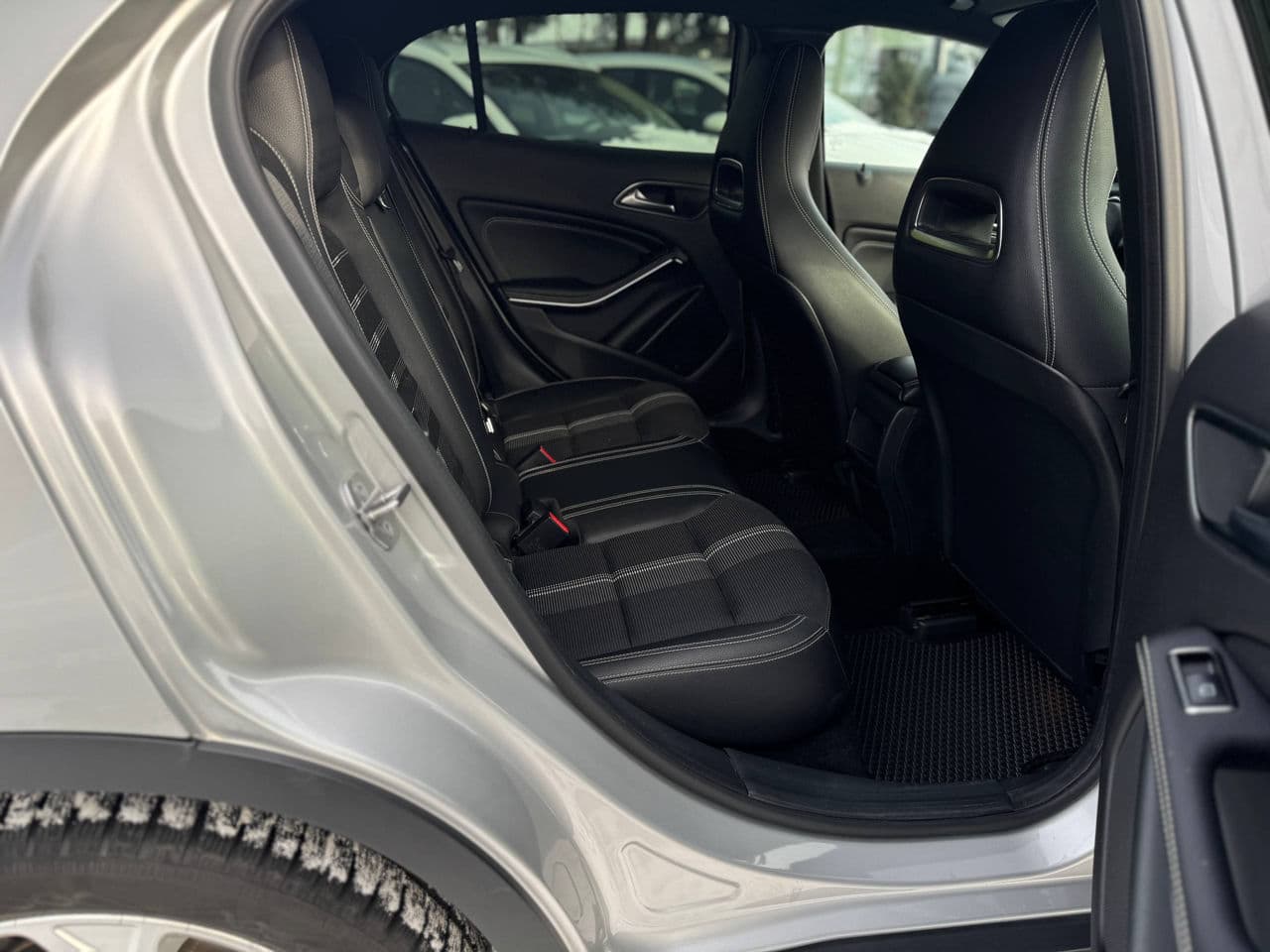 2018 Mercedes GLA 180 — Miniatură 15