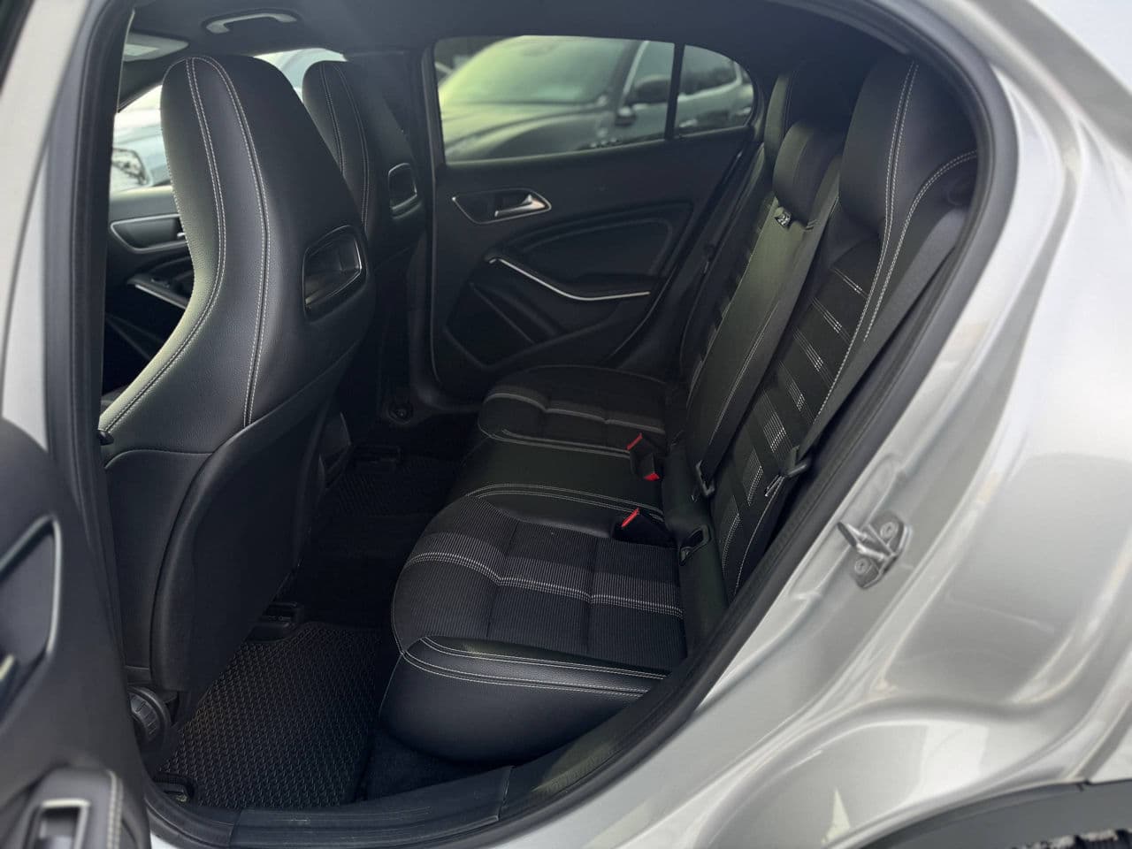 2018 Mercedes GLA 180 — Miniatură 14