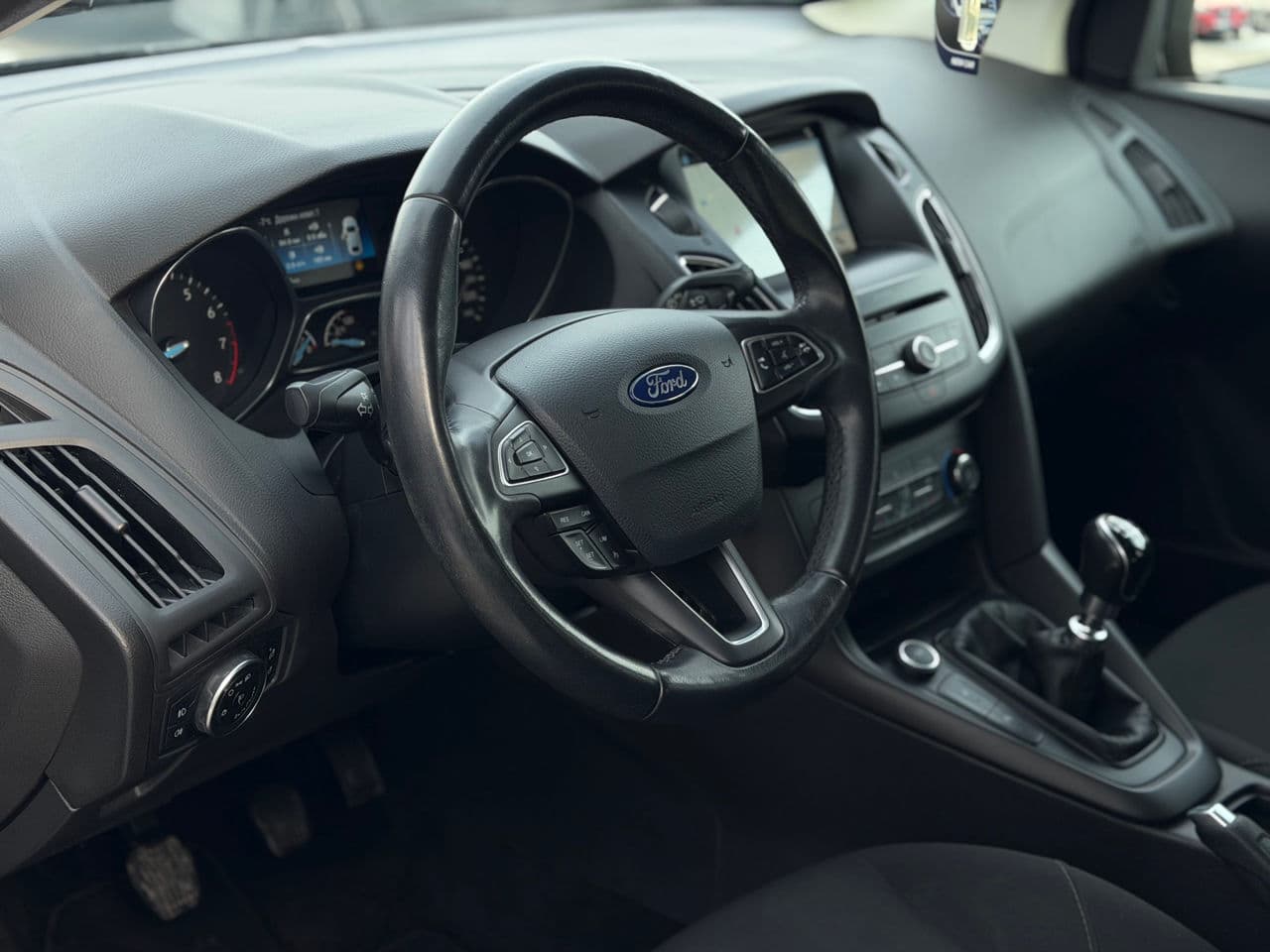 2018 Ford Focus — Miniatură 8