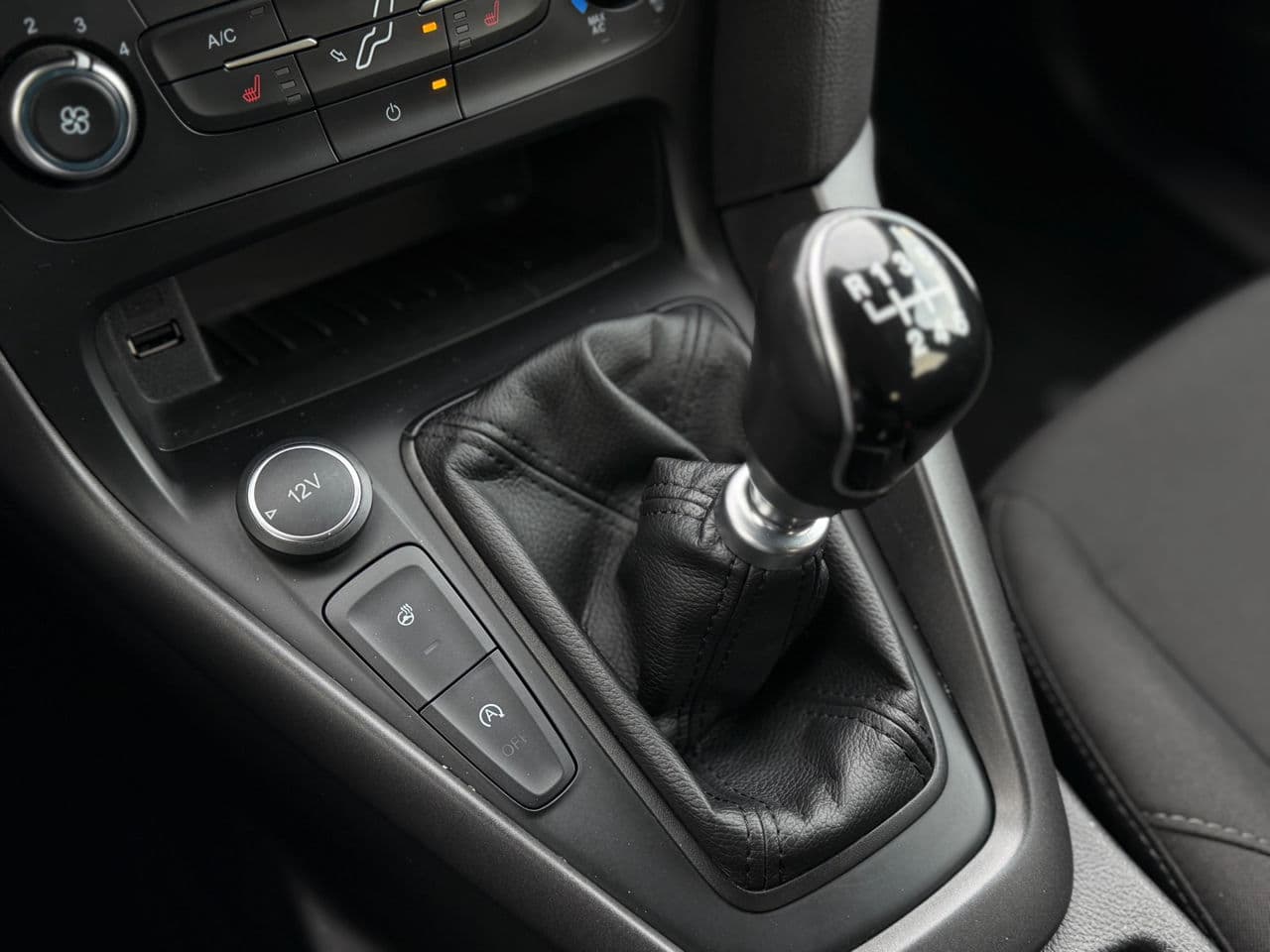 2018 Ford Focus — Miniatură 13