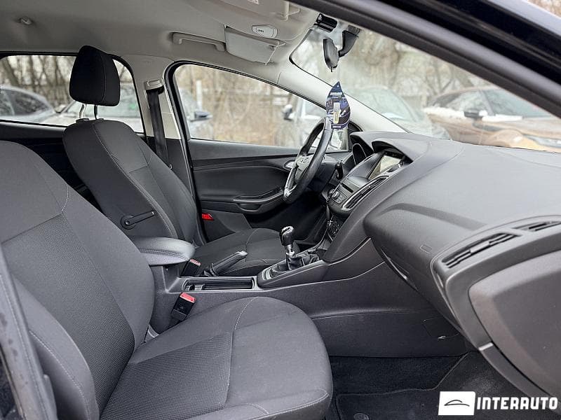 2018 Ford Focus — Miniatură 16