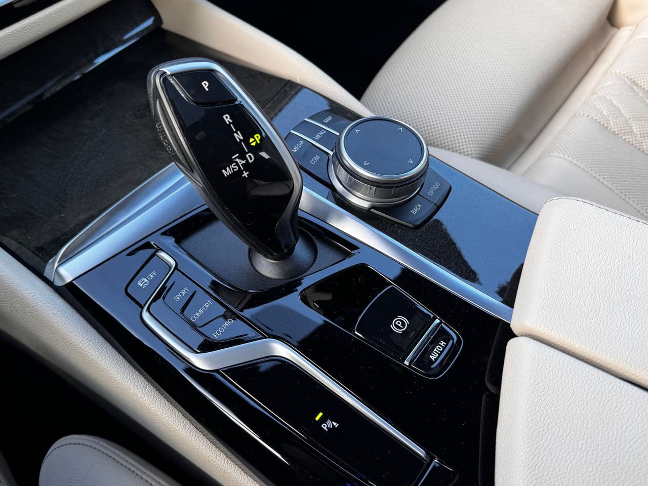 2021 BMW 530 — Miniatură 14
