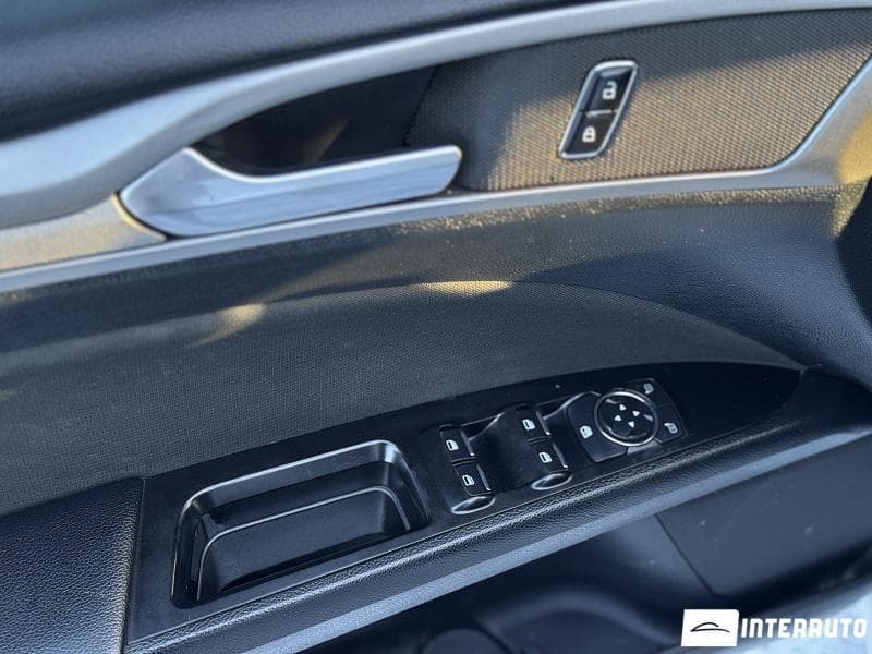 2016 Ford Fusion — Miniatură 7