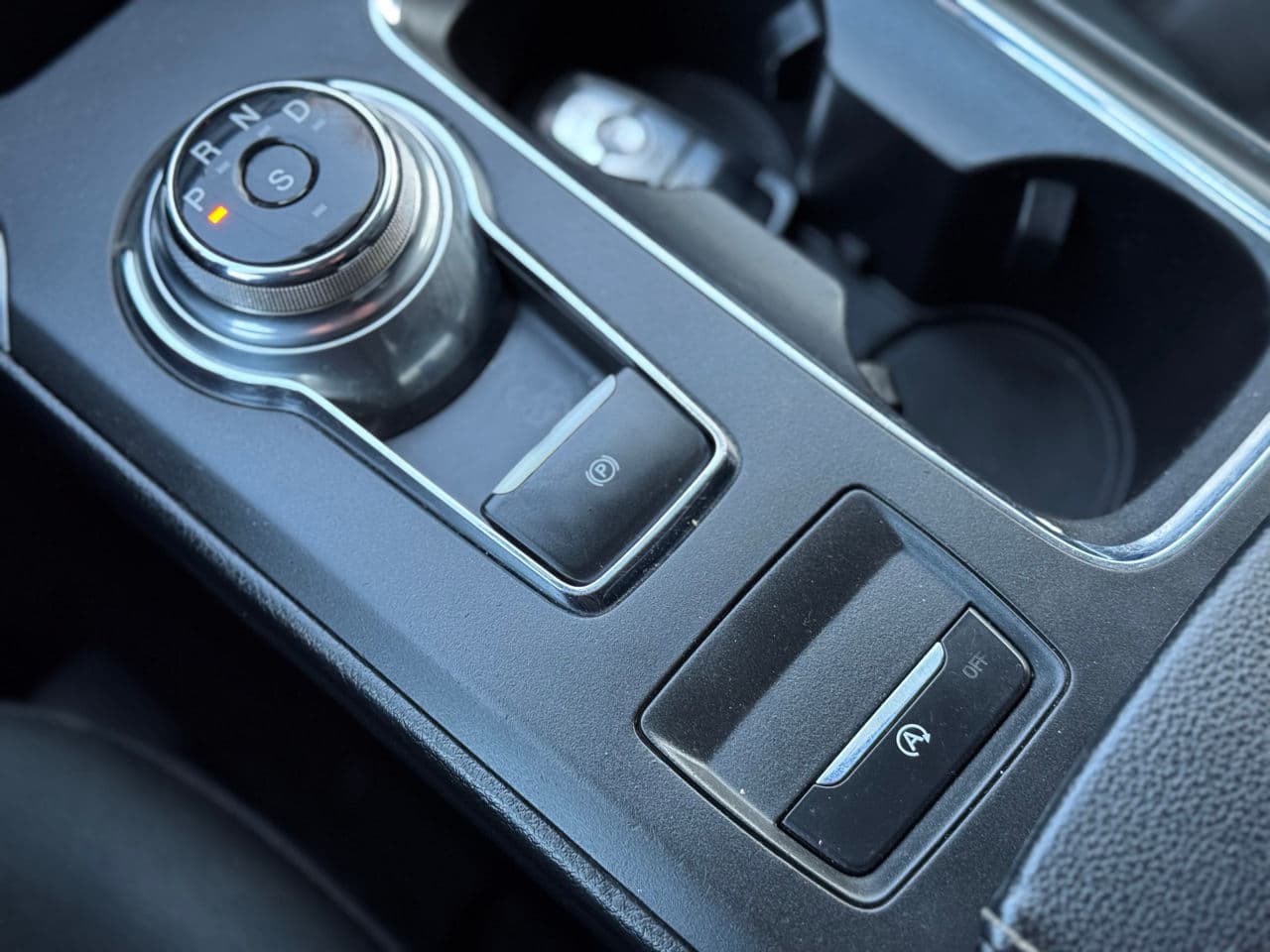 2016 Ford Fusion — Miniatură 16