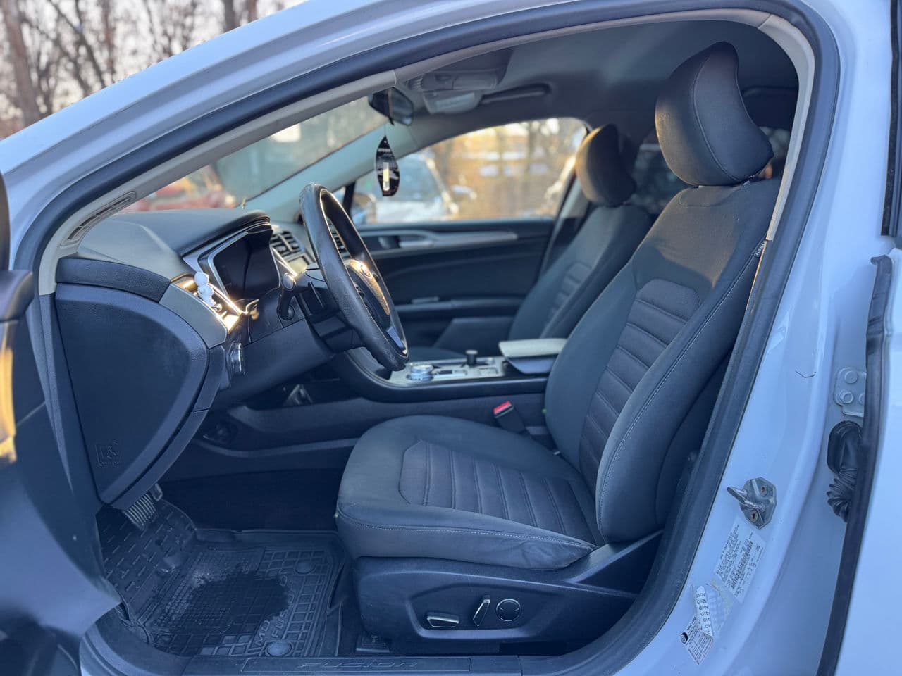 2016 Ford Fusion — Miniatură 5