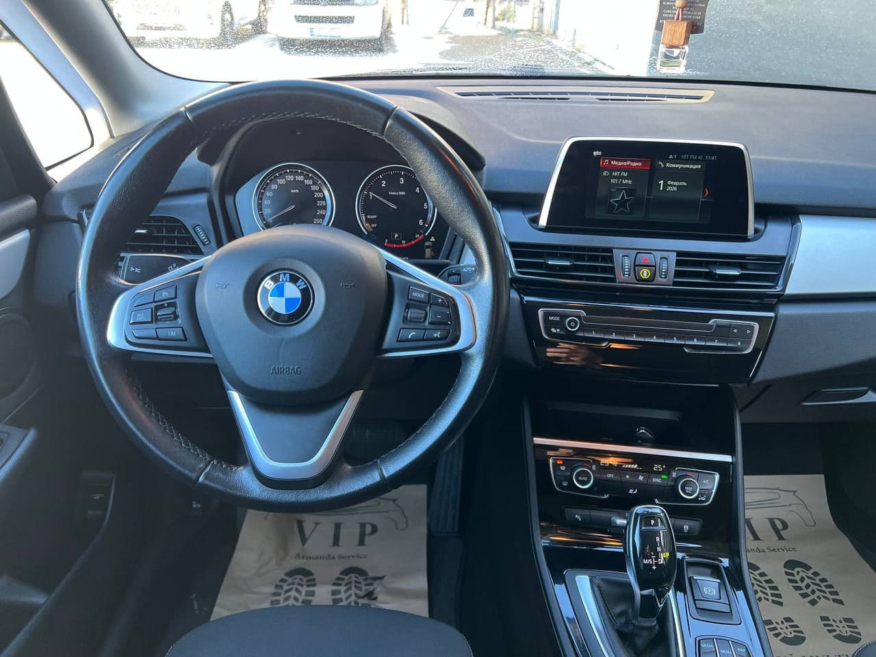 2021 BMW 216d — Miniatură 8