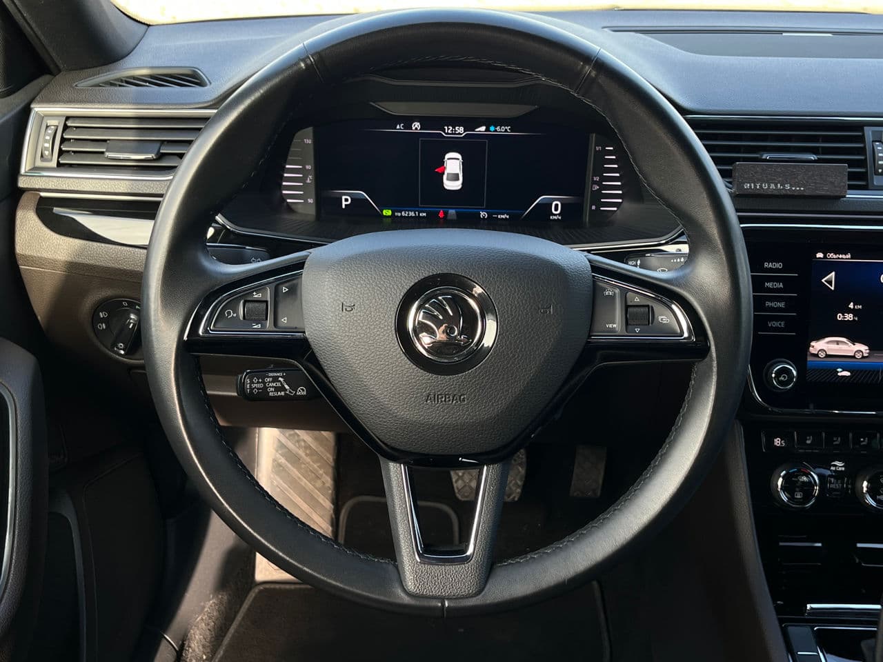 2019 Skoda Superb — Miniatură 9