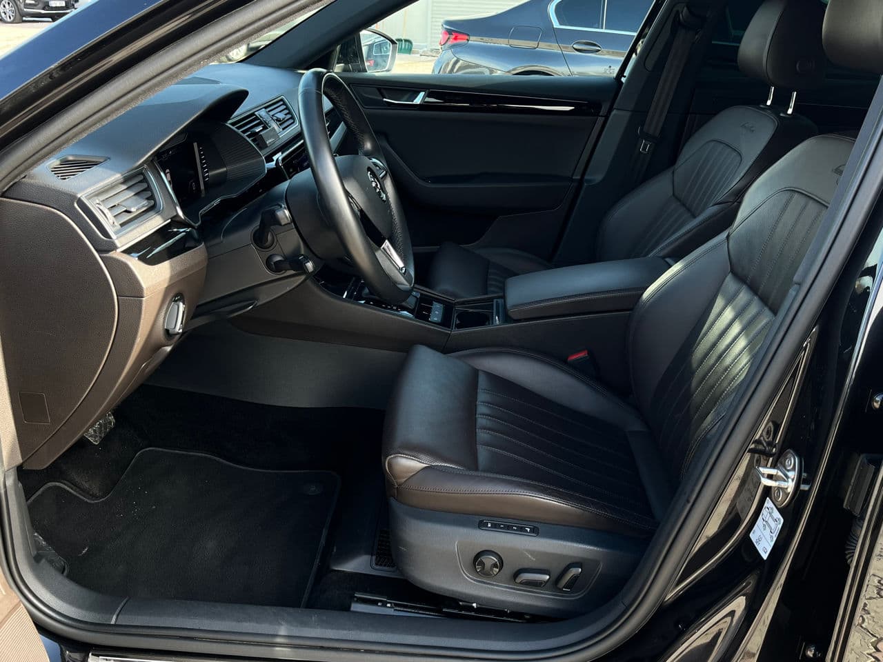 2019 Skoda Superb — Miniatură 6