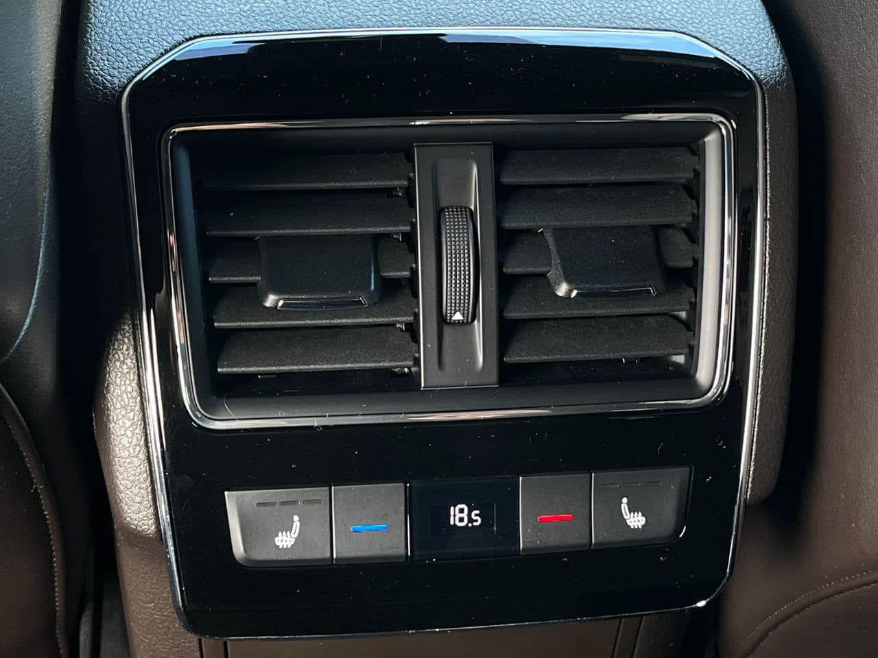 2019 Skoda Superb — Miniatură 17