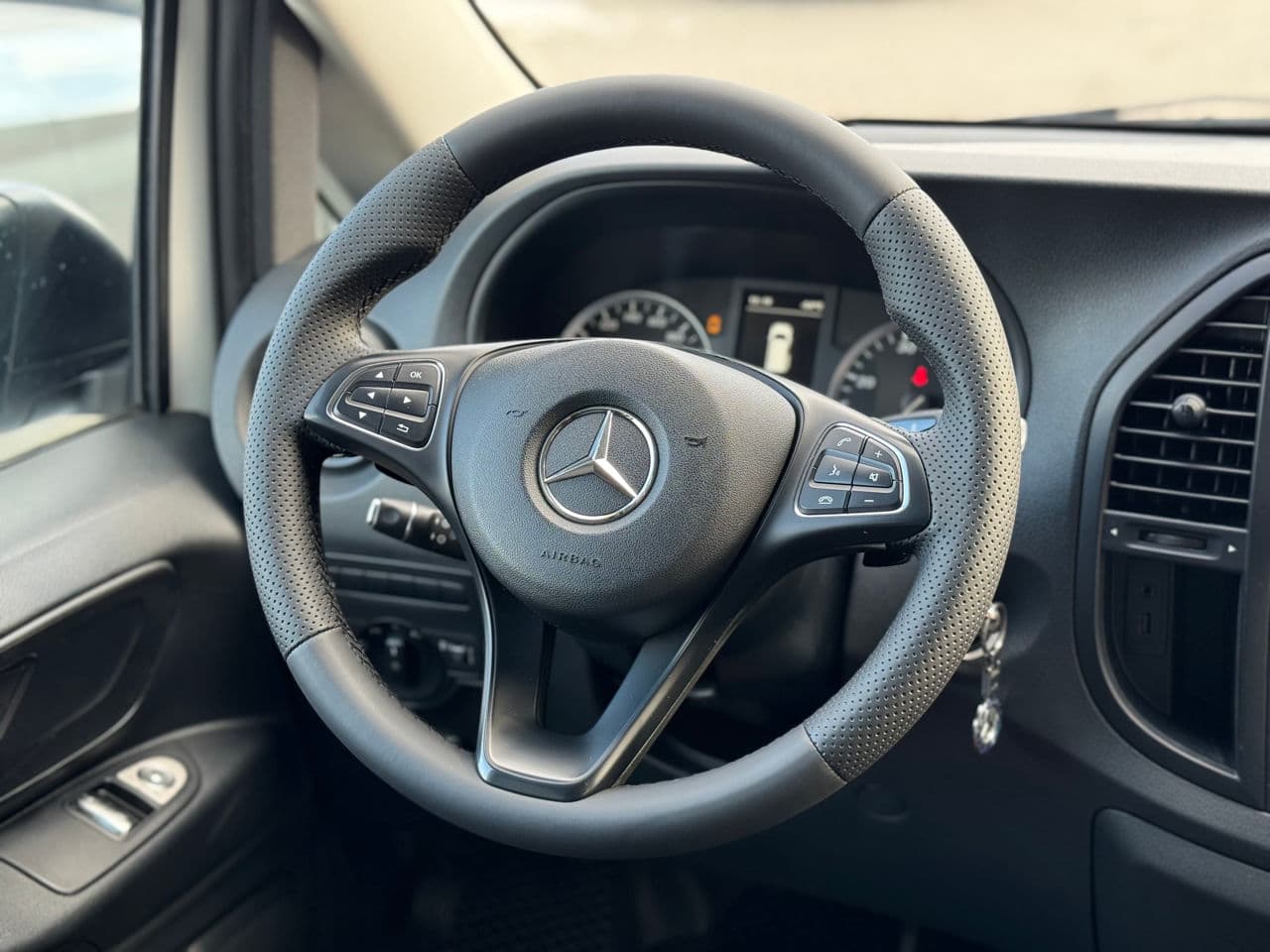 2019 Mercedes Vito — Miniatură 9