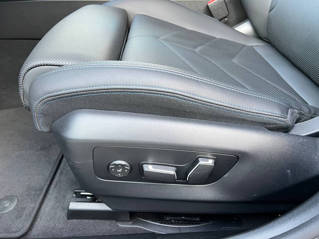 2025 BMW 520 — Miniatură 19