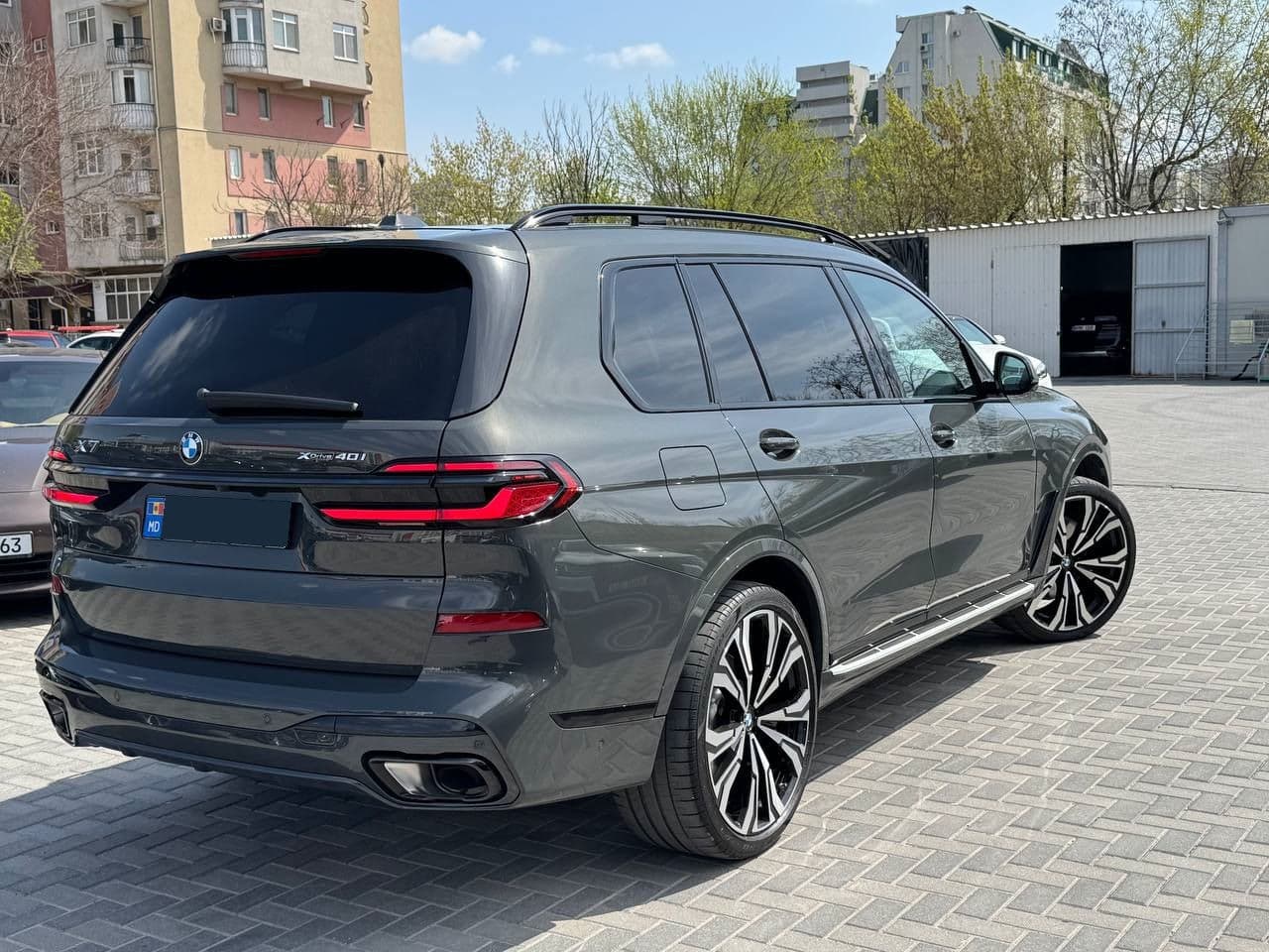 2023 BMW X7 4.0i — Miniatură 4
