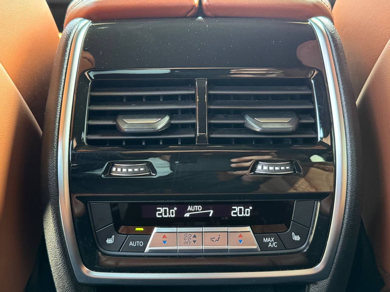2023 BMW X7 4.0i — Miniatură 12