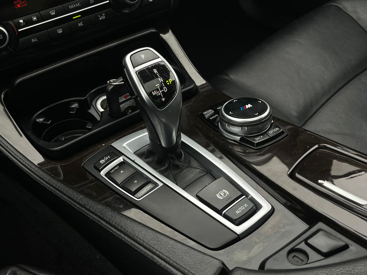 2012 BMW 528 — Miniatură 14