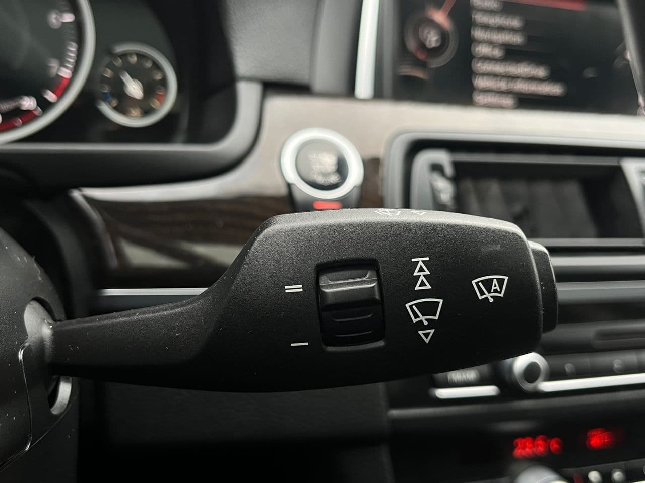 2012 BMW 528 — Miniatură 12