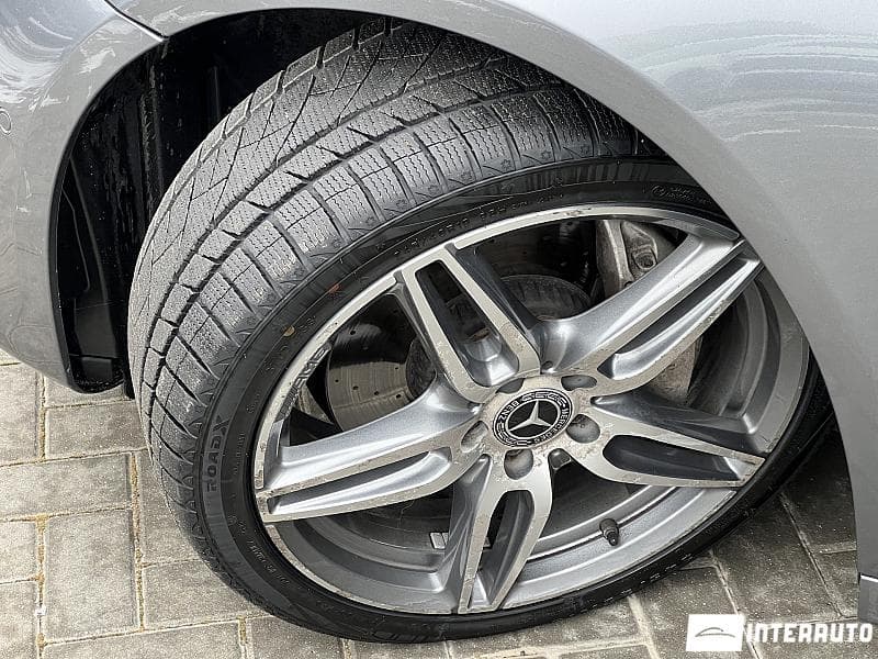 2017 Mercedes E 200 — Miniatură 16