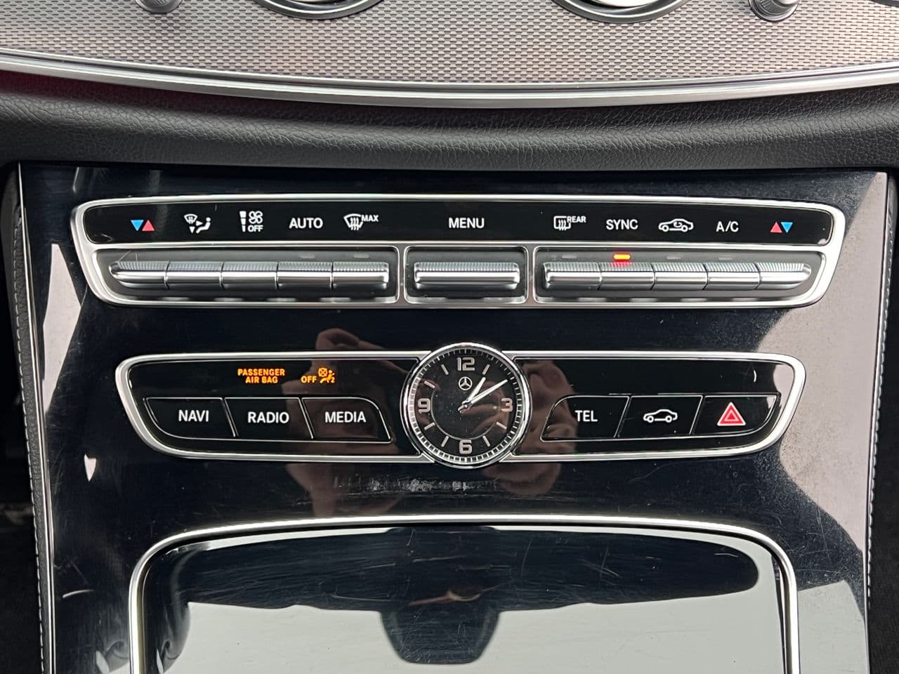 2017 Mercedes E 200 — Miniatură 10