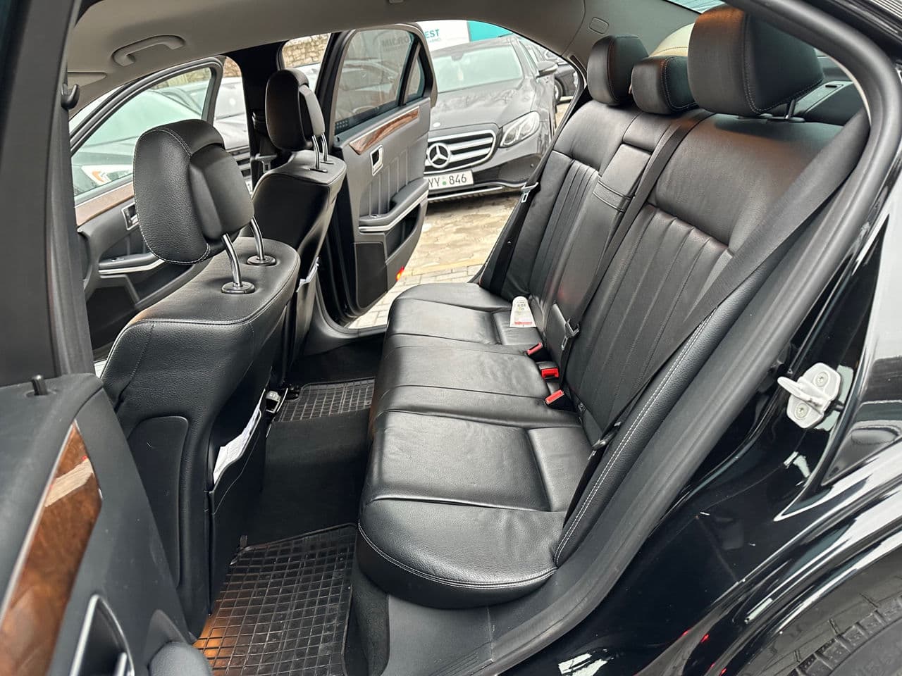 Mercedes E 200 2015 — Миниатюра 7