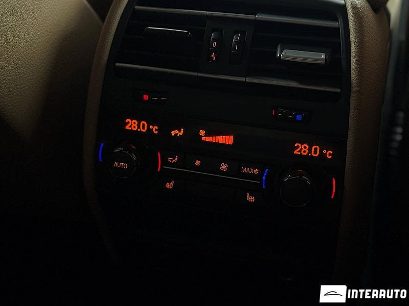 BMW 740 2011 — Миниатюра 14