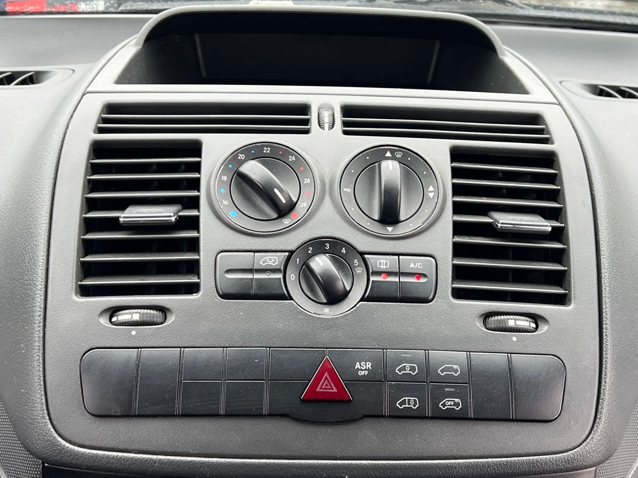 2011 Mercedes Vito — Miniatură 8