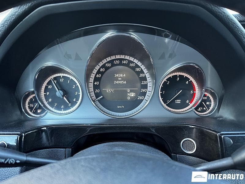 Mercedes E 350 2009 — Миниатюра 10