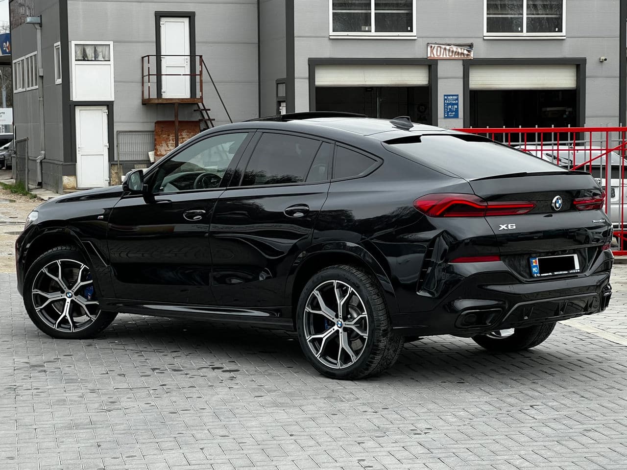 BMW X6 4.0D 2021 — Миниатюра 3