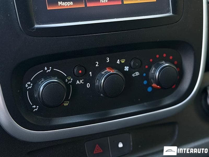 2017 Renault Trafic — Miniatură 13
