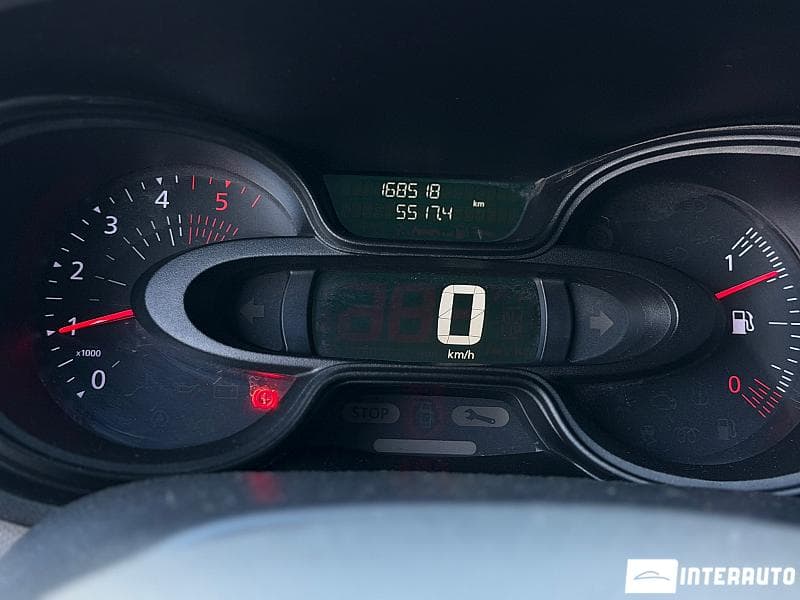 2017 Renault Trafic — Miniatură 10