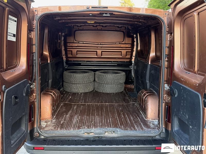 2017 Renault Trafic — Miniatură 18