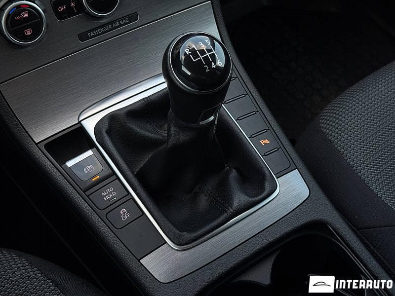 2013 Volkswagen Passat — Miniatură 11