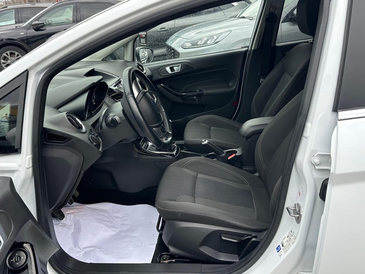 Ford Fiesta 2016 — Миниатюра 5