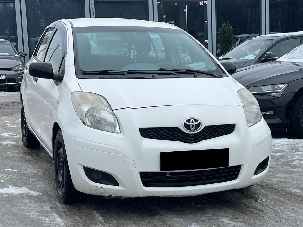 2010 Toyota Yaris — Miniatură 3