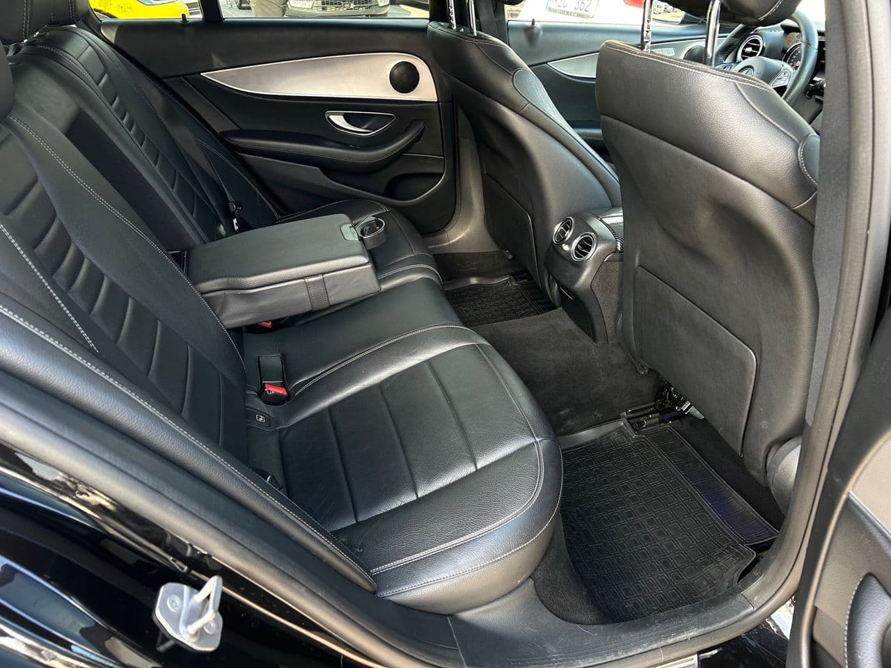 2016 Mercedes E 200 — Miniatură 17