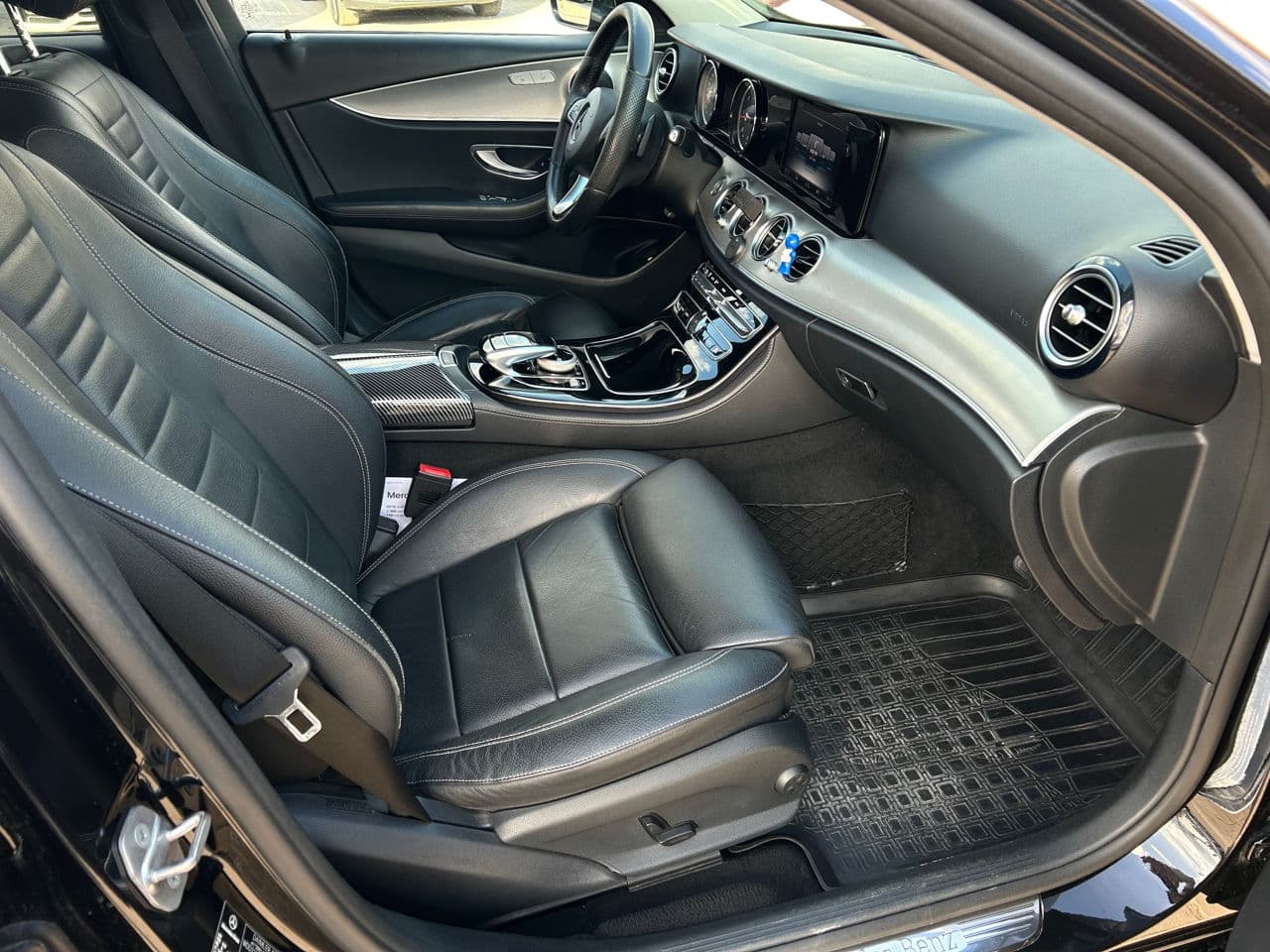 2016 Mercedes E 200 — Miniatură 15