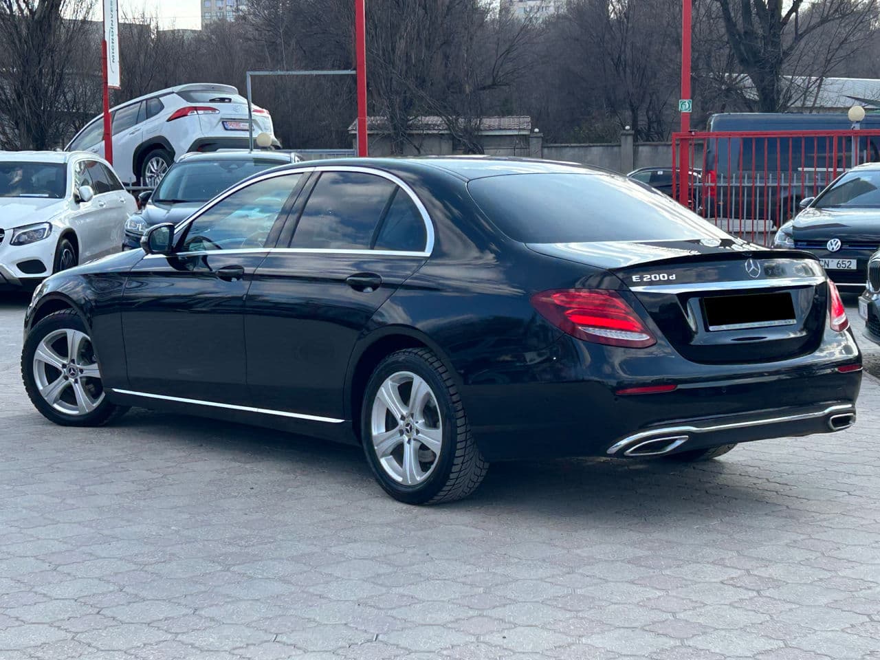 2016 Mercedes E 200 — Miniatură 3